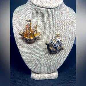 *SOLD*Spanish Sailing Ships (2 brooches) Different Platrorm